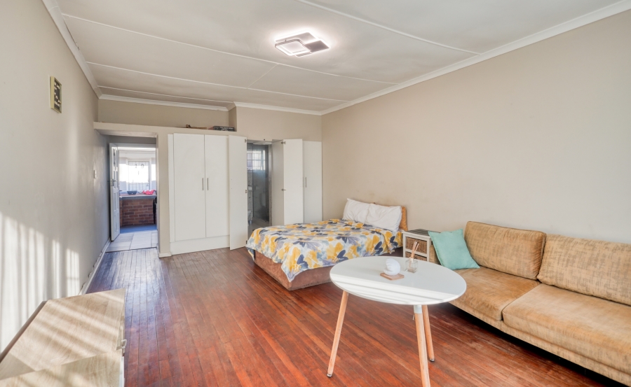 1 Bedroom Property for Sale in Quigney Eastern Cape